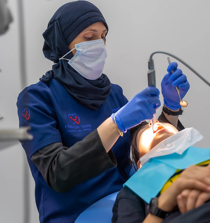 Consultation & Whitening - 30% OFF | PricelessMed